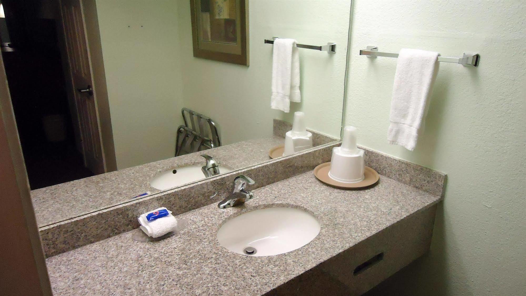 Motel 6 Denham Springs, La Exteriör bild